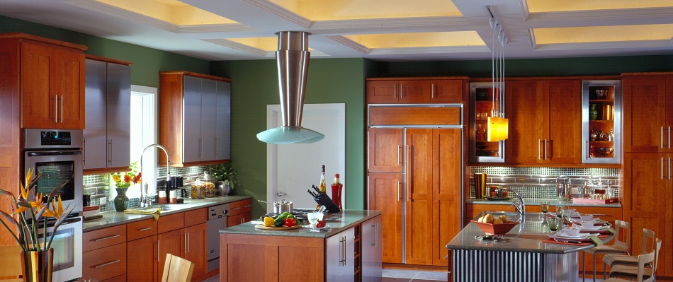 Transitional-Style-Kitchen-in-Light-Cherry-Wood